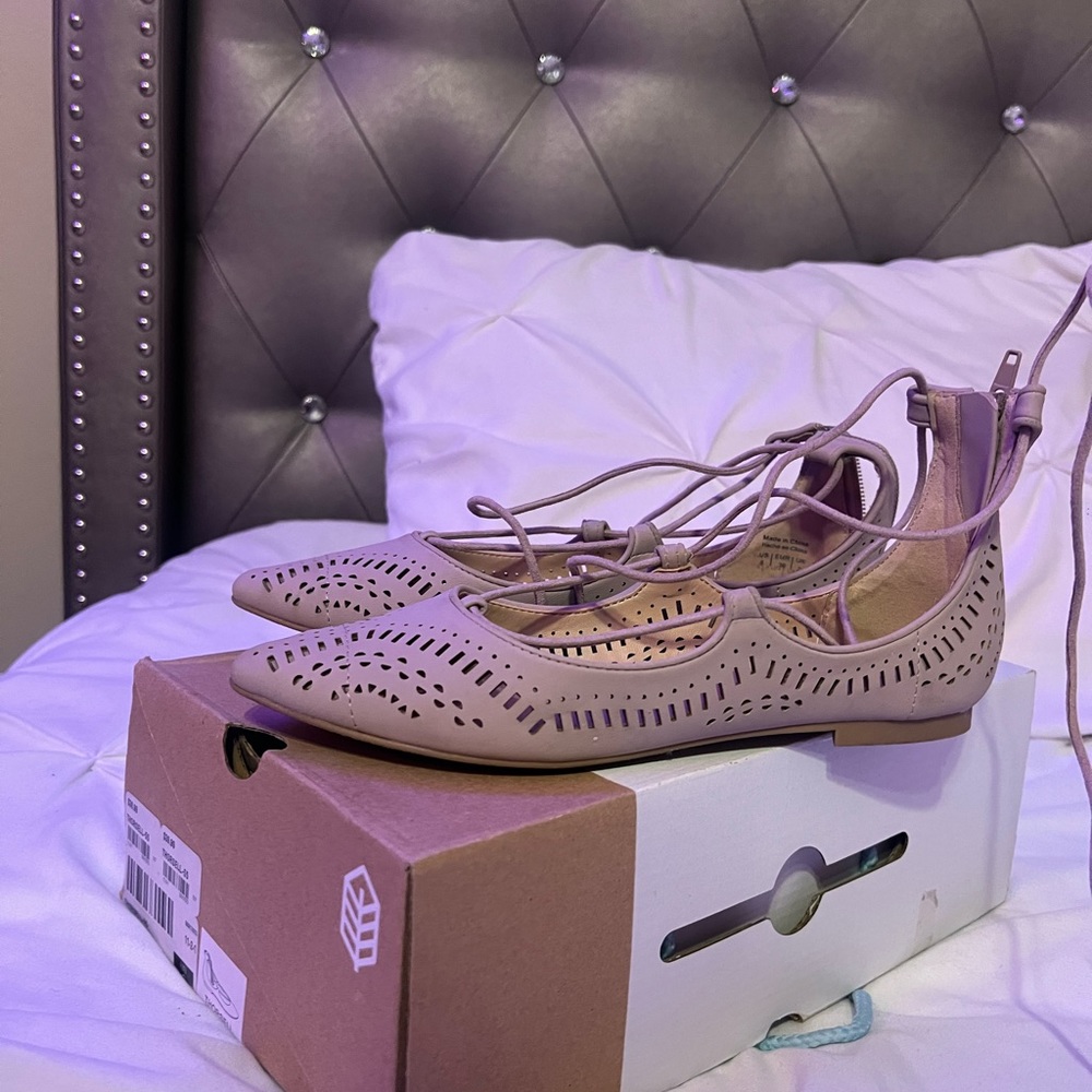 FLATS - Picture 3 of 5